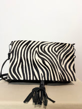 Borsa in vero cavallino · stampa zebra · dettagli con frange