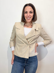 Pinko – Eleganza champagne dal fascino sartoriale