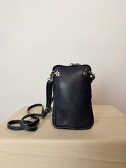 Porta cellulare in vera pelle blu, design essenziale e raffinato