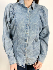 Delicata camicia in denim