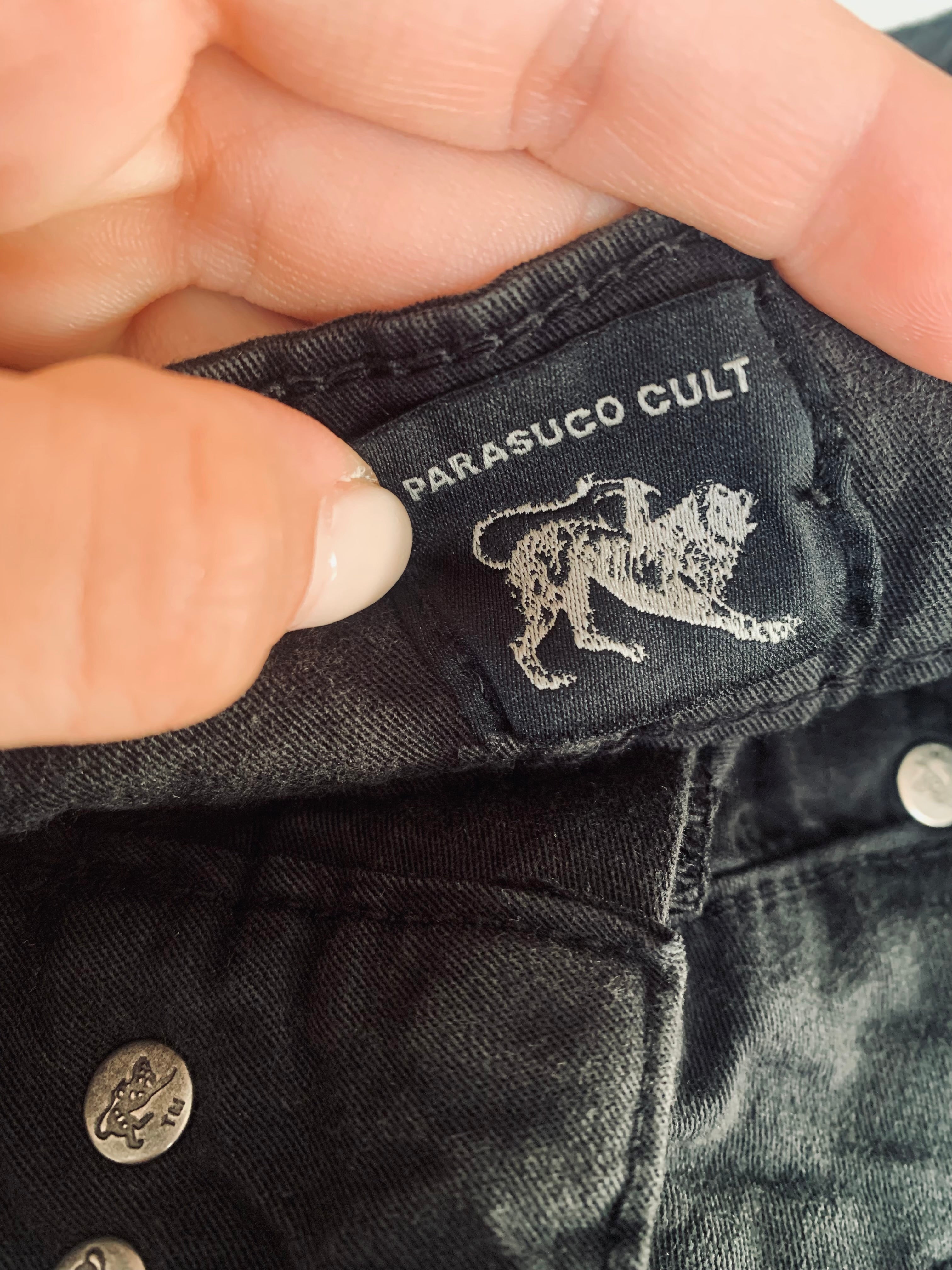 Bel pantalone rifinito