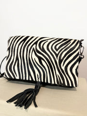 Borsa in vero cavallino · stampa zebra · dettagli con frange